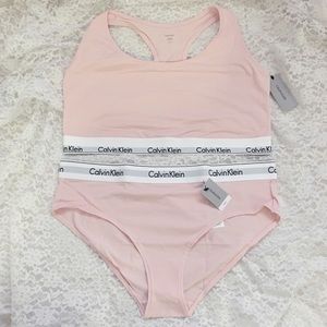 NWT Calvin Klein Bra + Panty Set ✨💕 3x / 2x Plus